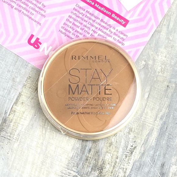 Rimmel Stay Matte Powder Deep Beige Lightweight Pressed Natural Mineral Powder - Picture 1 of 4
